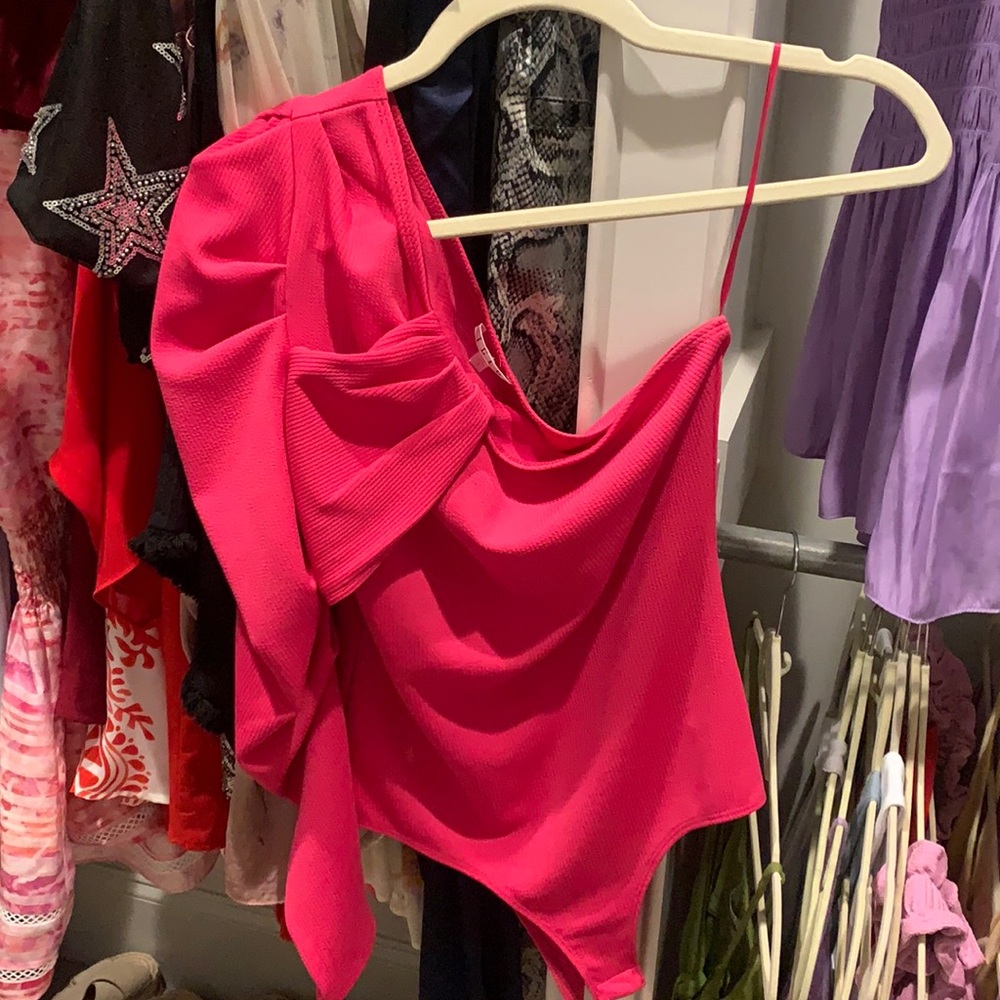 Tcec hot pink one shoulder bodysuit. Small